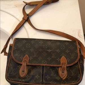 LOUIS VUITTON GIBECIERE MM SHOULDER BAG